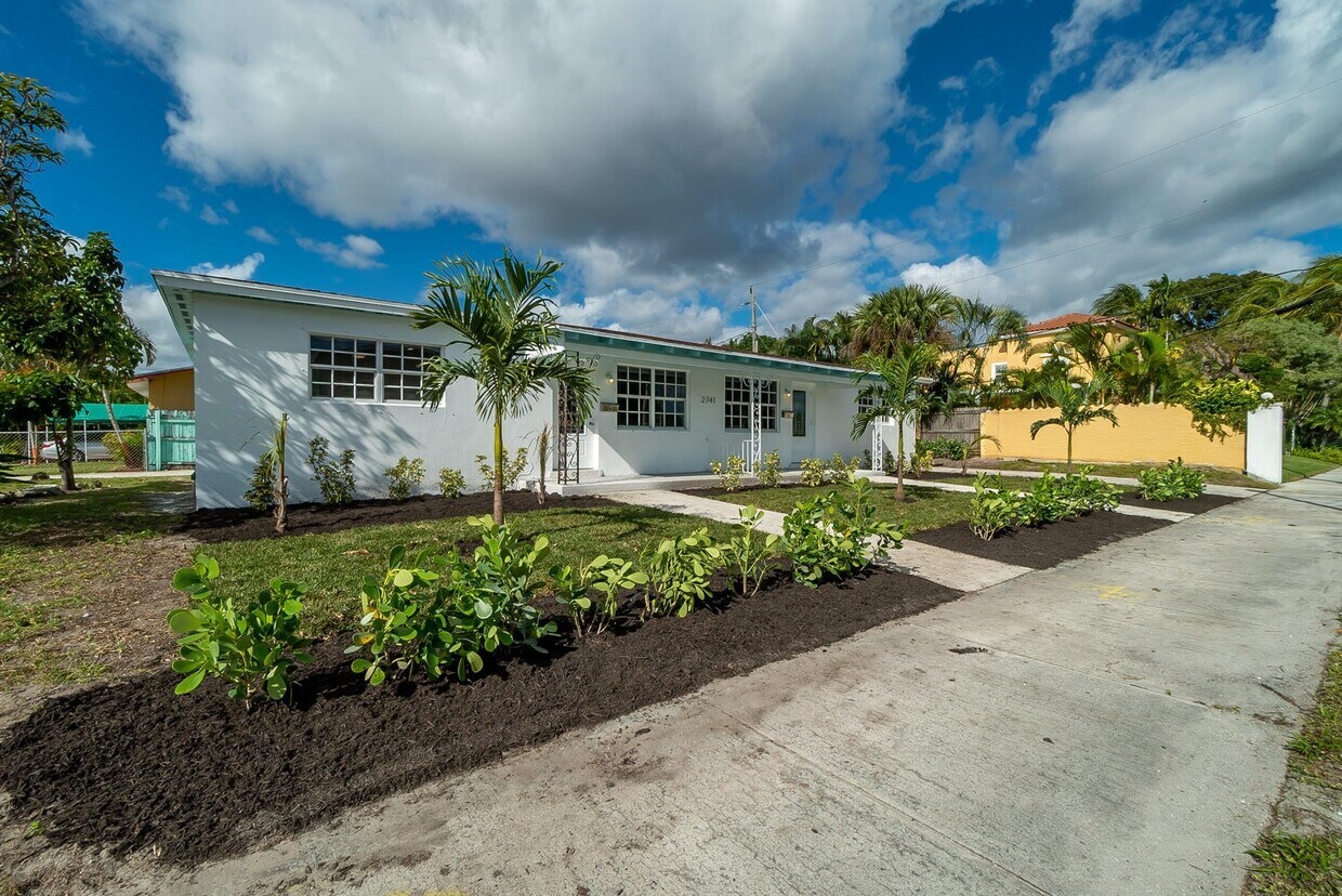 Foto principal - 2741 Parker Ave