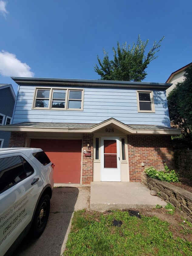 Primary Photo - 2 Bedroom Single Family