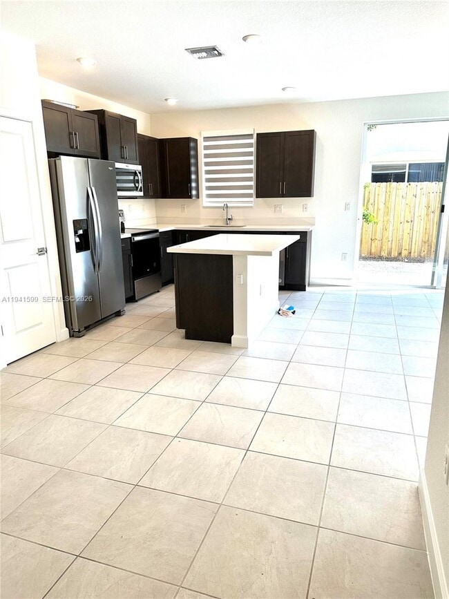 Foto del edificio - 2418 SE 10th St