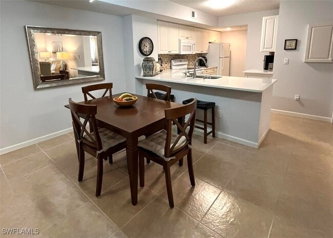 Building Photo - 1865 Florida Club Dr