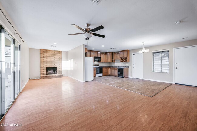 Building Photo - 1226 W Halstead Dr