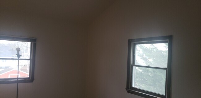 Building Photo - 17 Towne Ln