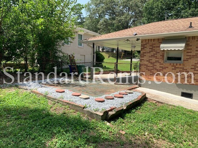 Building Photo - Ranch in Decatur