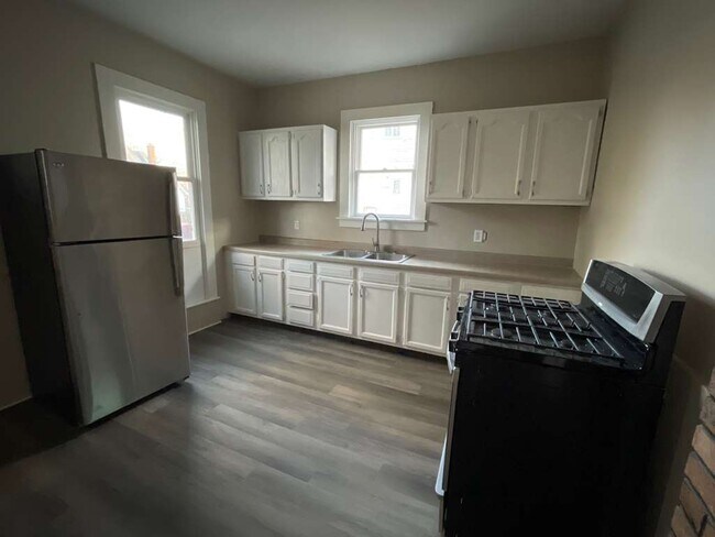 Foto del edificio - 217 N West Ave