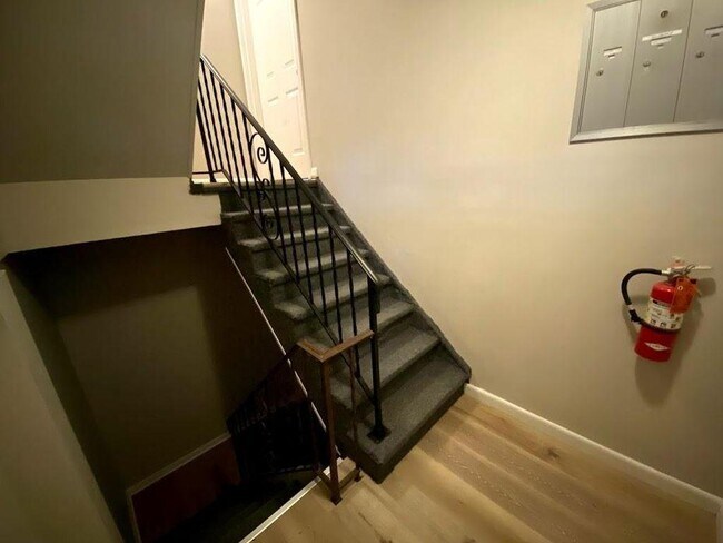 Foto del edificio - 1218 Monroe Ave