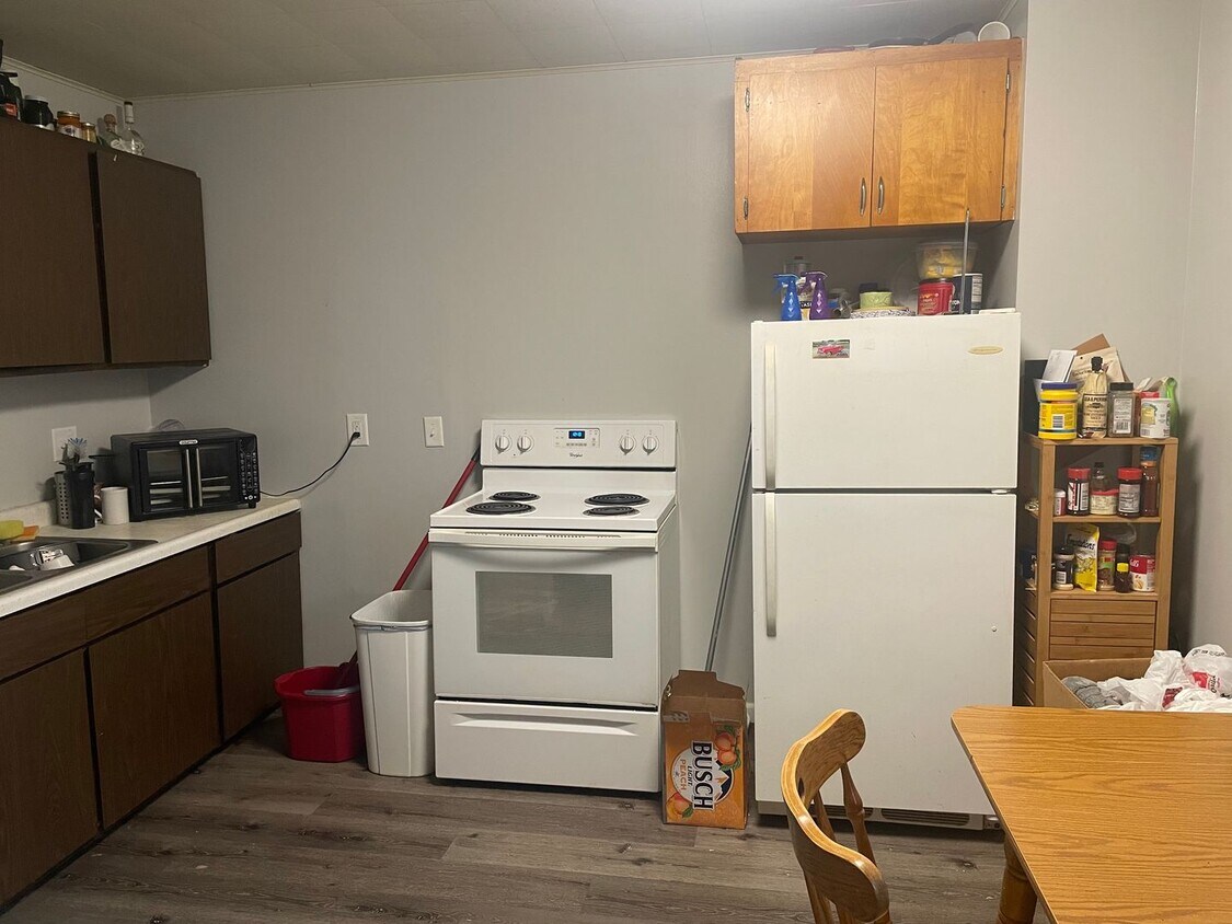 13 S Grove St Unit 2, Chippewa Falls, WI 54729 Room for Rent in