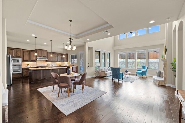 Building Photo - 6208 Empresa Dr