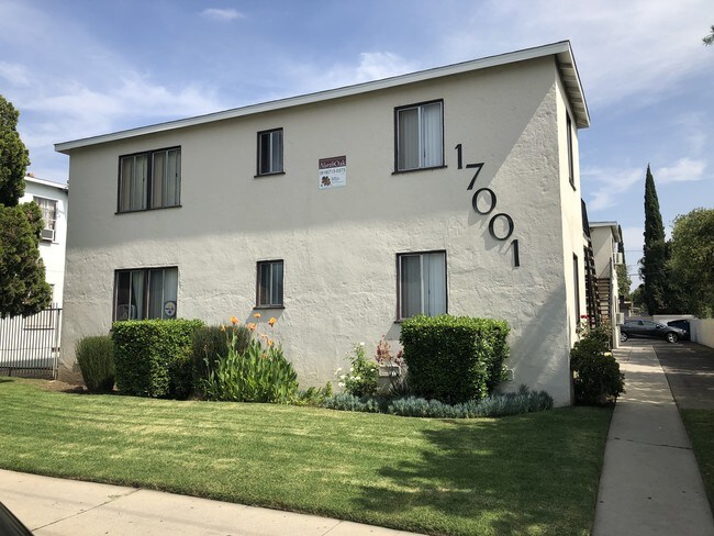 Foto del edificio - 17001 Vanowen St, Van Nuys, CA 91406