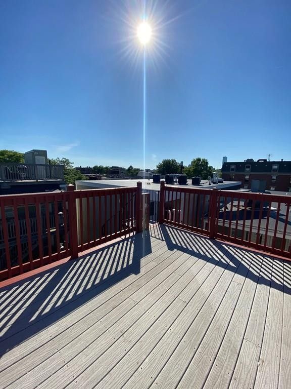 Foto del edificio - 261 W 2nd St