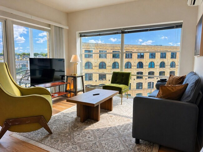 Foto del edificio - 1640 N Water St