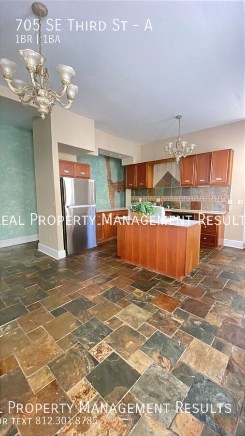 Foto del edificio - 705 SE 3rd St