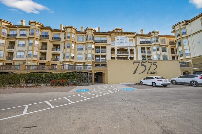 Building Photo - 7575 Kirby Dr