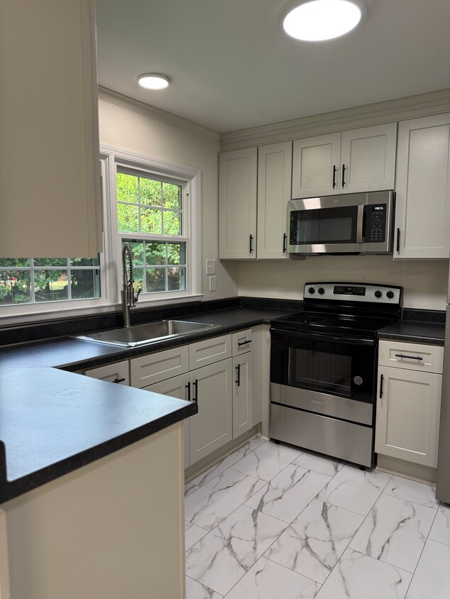 Foto principal - 1611 Highland Ave