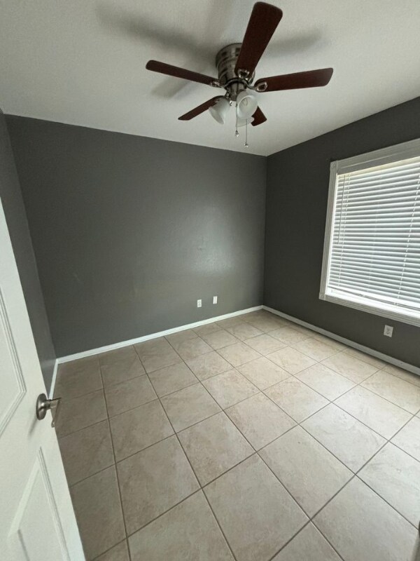 Foto principal - 4025 E St Charles Ave