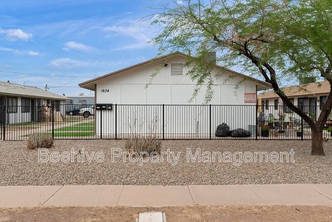 Photo - 1634 E Monroe St House