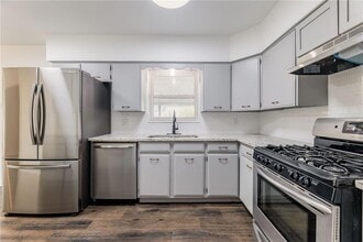 Building Photo - 1009 Field St