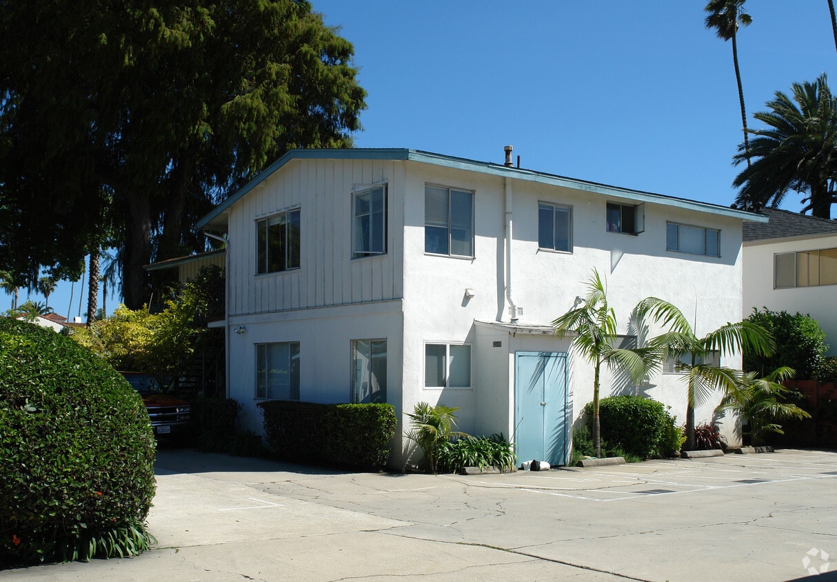 Building Photo - 224 W Yanonali St