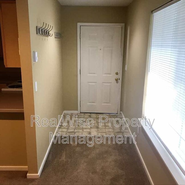 Building Photo - 432 NE Quimby Ave