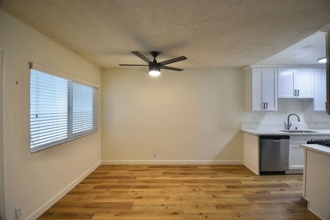 Foto del edificio - 10855 Morrison St