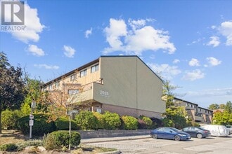 Building Photo - 2035-2035 South Millway