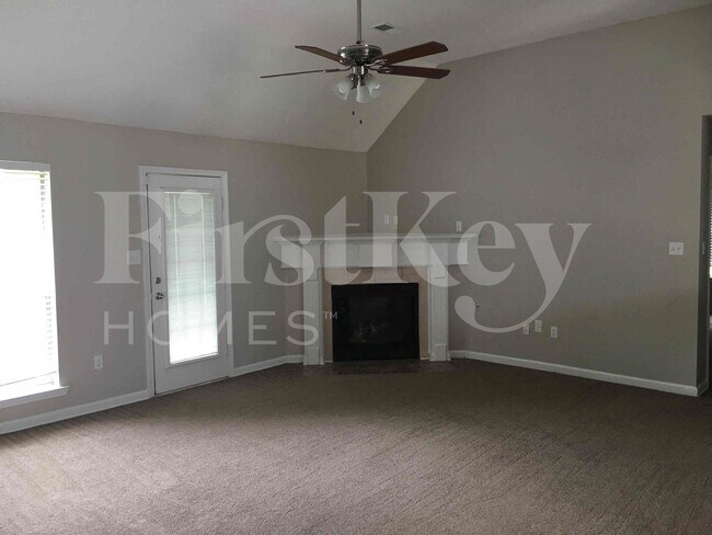 Foto del edificio - 7601 Broken Hickory Dr