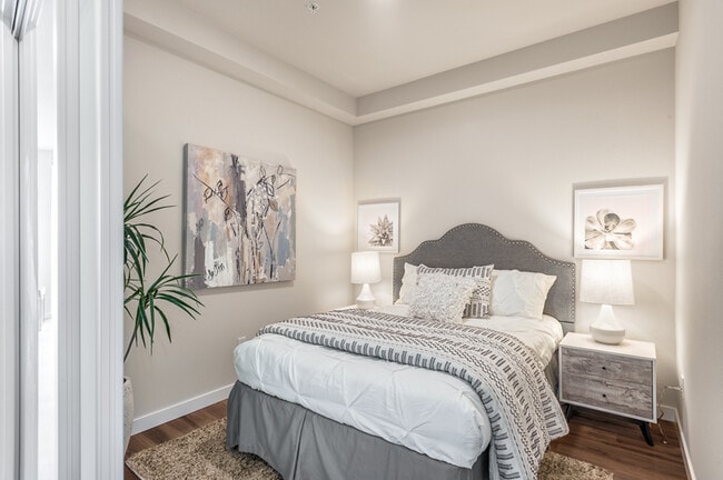Alcove Bedroom - Marquee Apartments