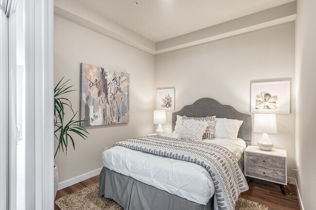 Dormitorio con alcoba - Marquee Apartments