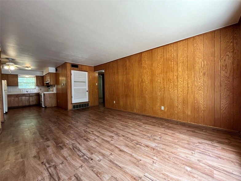 Foto principal - 1201 N Austin St