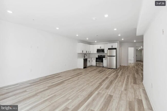 Building Photo - 890 N 42nd St