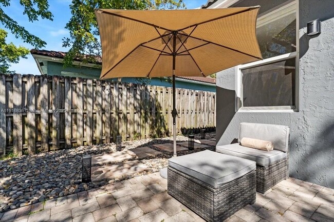 Foto del edificio - 413 NW 23rd Ave