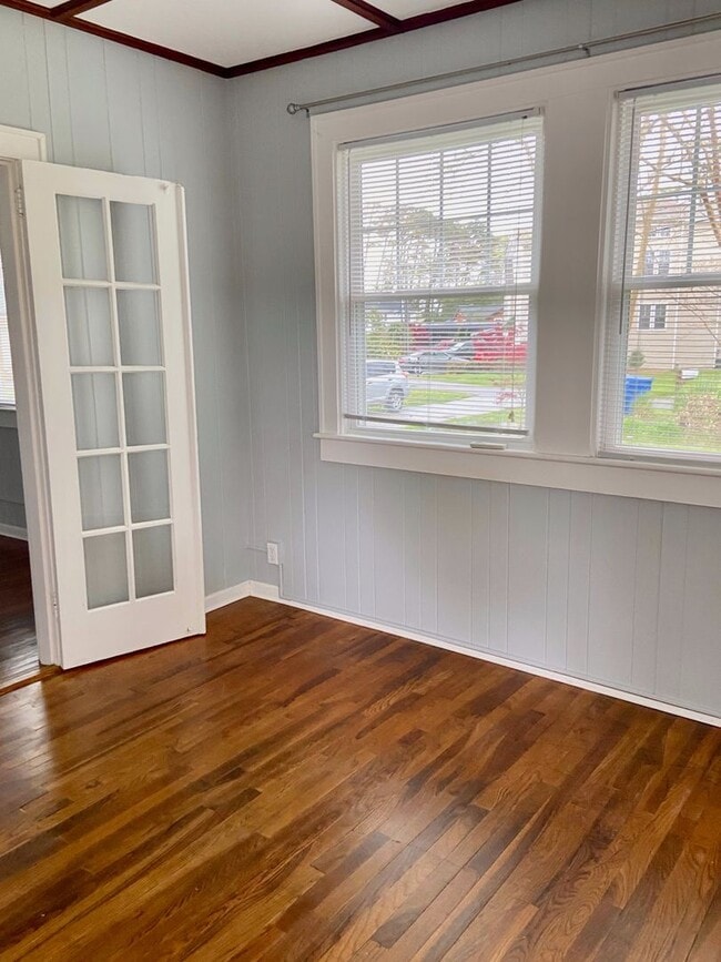 Building Photo - Athens Blvd