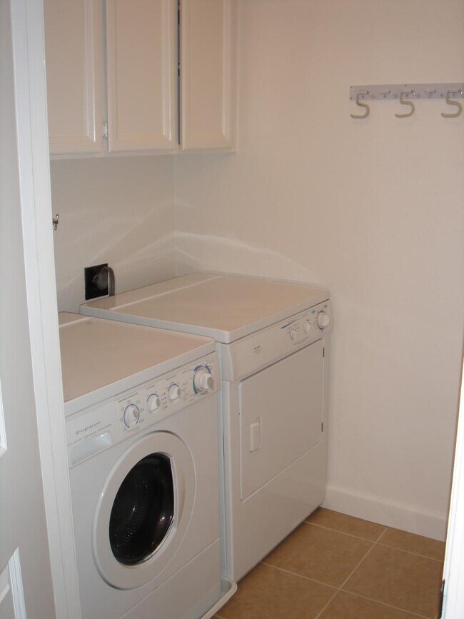 Foto del edificio - 5695 Makati Cir