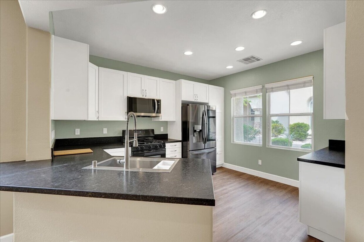 Primary Photo - 3 Bedroom and A LOFT, 2.5 Baths, 2 Car Gar...