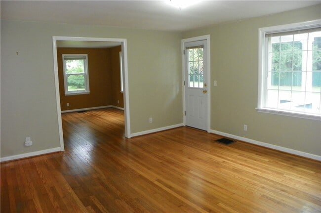 Building Photo - 1310 Wall Rd