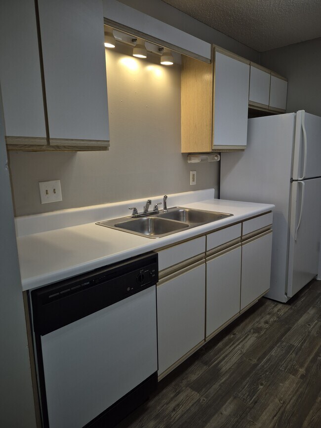 Foto del edificio - 2092 S Sherwood Dr