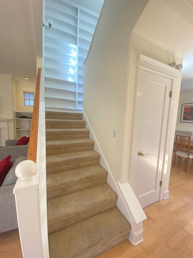 Foto del edificio - Advent - SHORT TERM FURNISHED RENTAL North...
