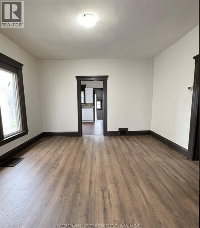 Photo du bâtiment - 1011 Windsor Ave