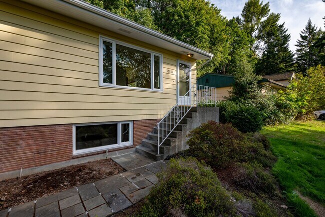 Foto del edificio - Spacious 3BR+/2 BA Home in Quiet North-End...