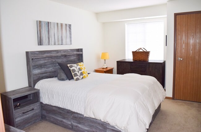 Building Photo - Cameron Heights Associates LLC