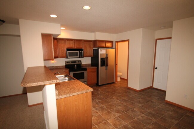1/2 bath off the kitchen - 4902 Algonquin Dr