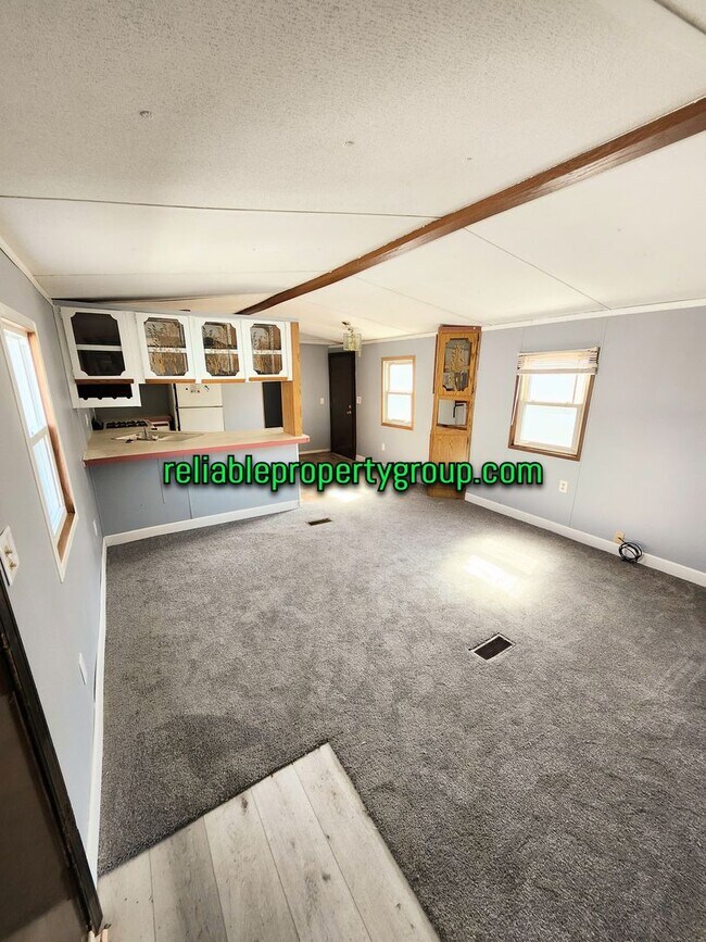 Foto del edificio - New Listing in Fort Wayne