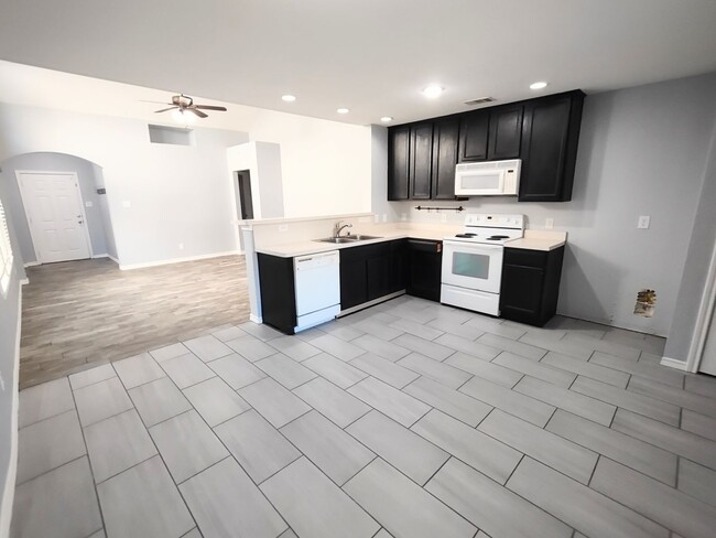 Photo - Beautiful home in nice neighborhood