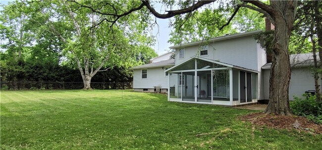 Foto del edificio - 28 Candlewood Dr