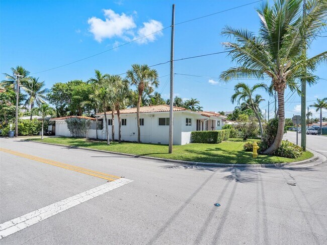 Building Photo - 9289 Dickens Ave