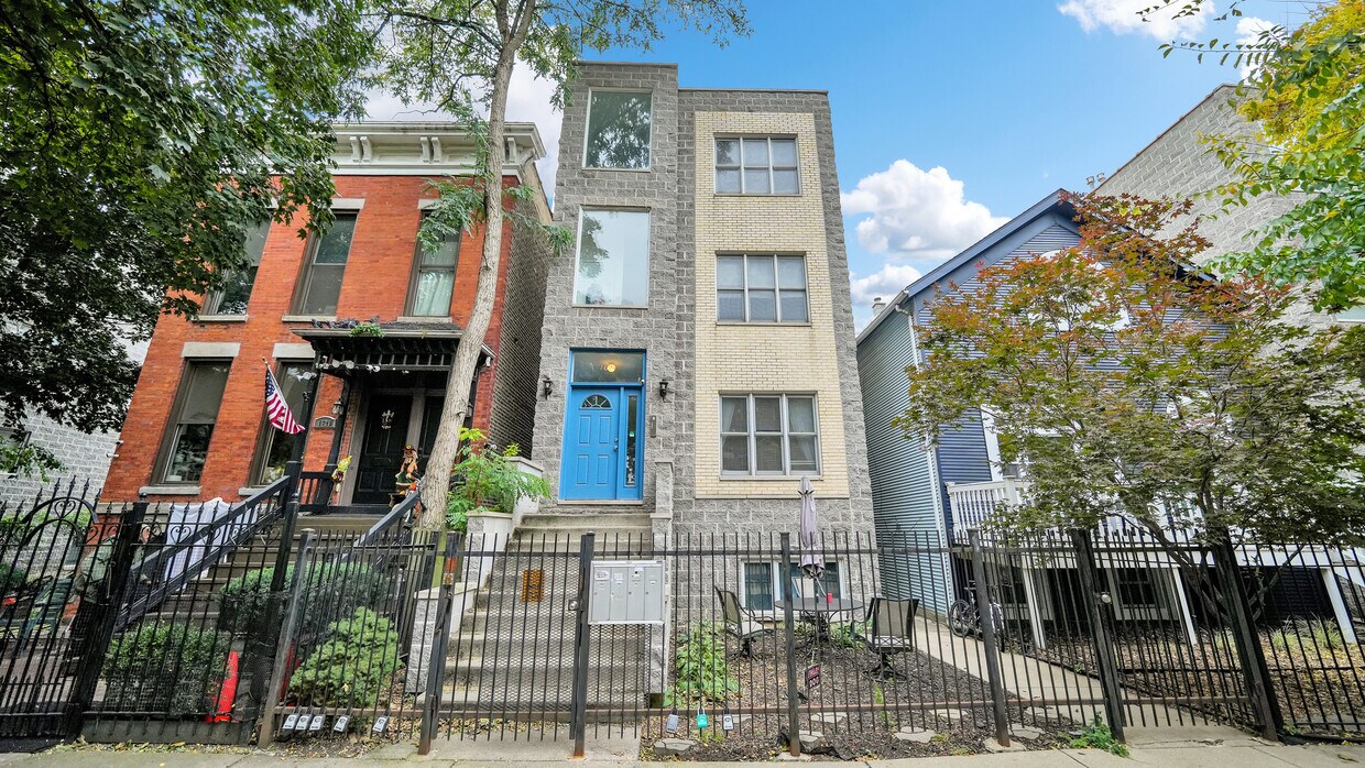 Primary Photo - 1624 N Bell Ave