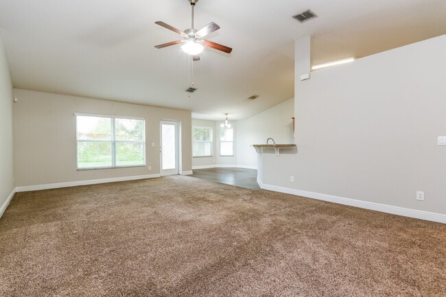 Building Photo - 2080 Antler Dr