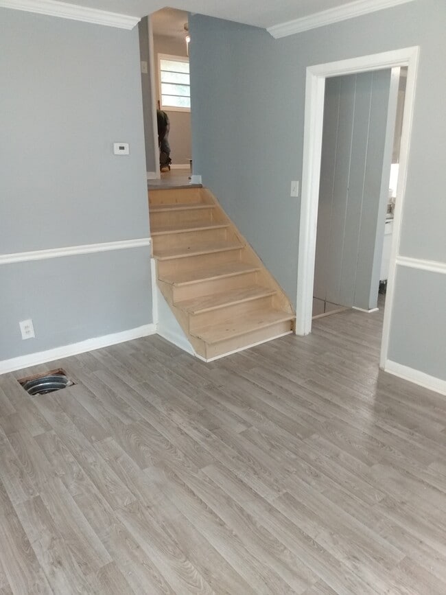 Building Photo - 5309 Chantilly Terrace