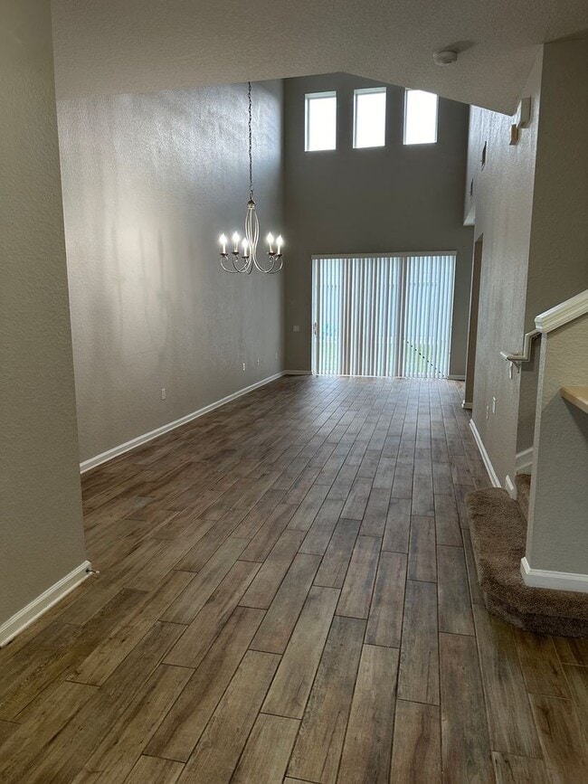 Building Photo - Well maintained townhouse in Spring Isle