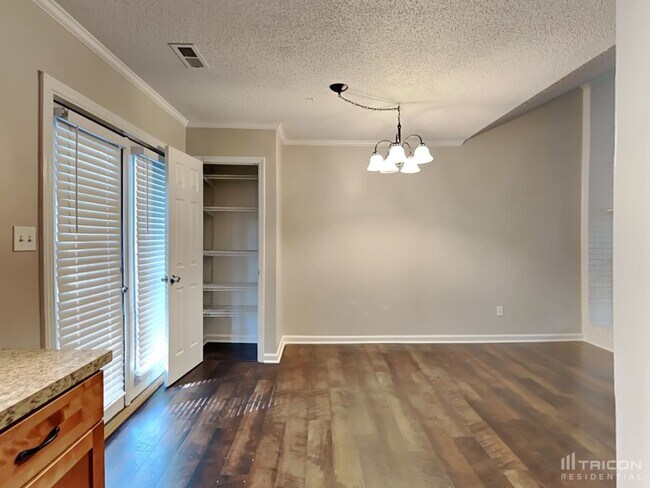 Foto del edificio - 10521 N Canyon Rd