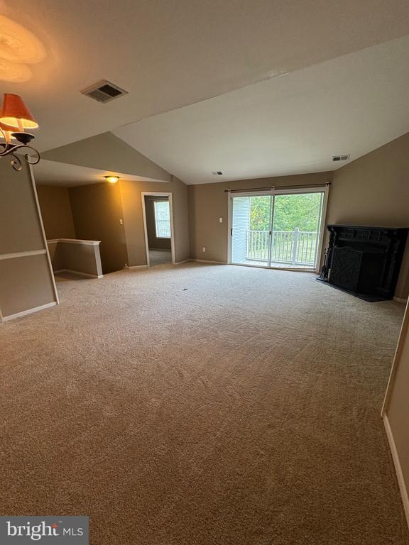 Building Photo - 906 Mews Dr